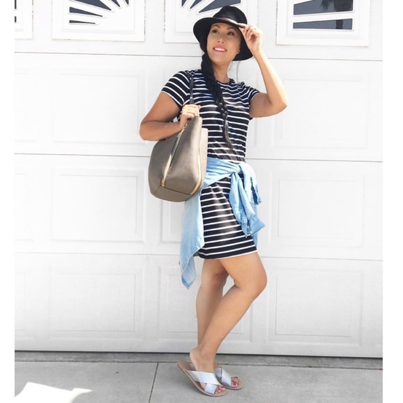 Old Navy Dresses & Skirts - Striped Stretchy Dress